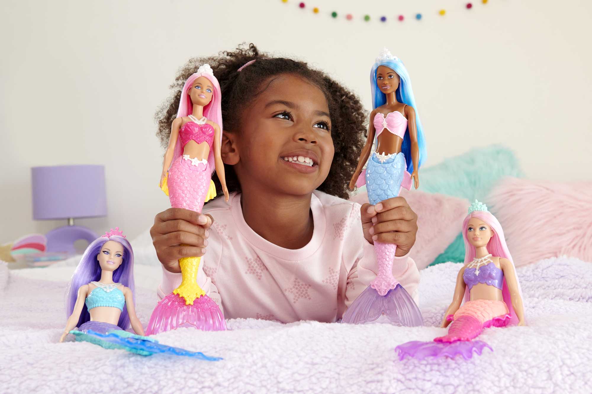 Barbie Dreamtopia Sirena con Capelli Blu e Coda Colorata HGR12 Mattel 3  Anni+