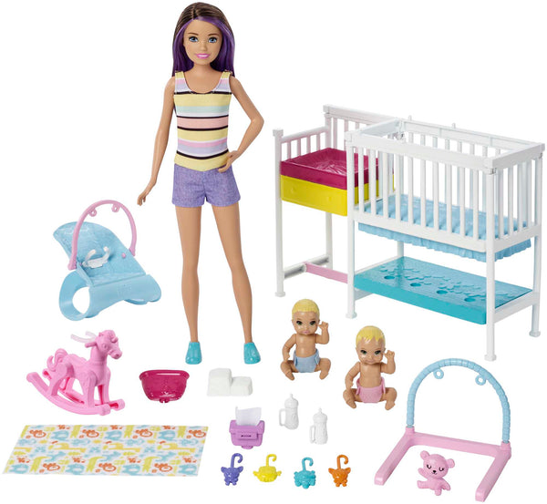 Emma cuida su muñeca bebé con Nursery Playset Juguetes para niñas 