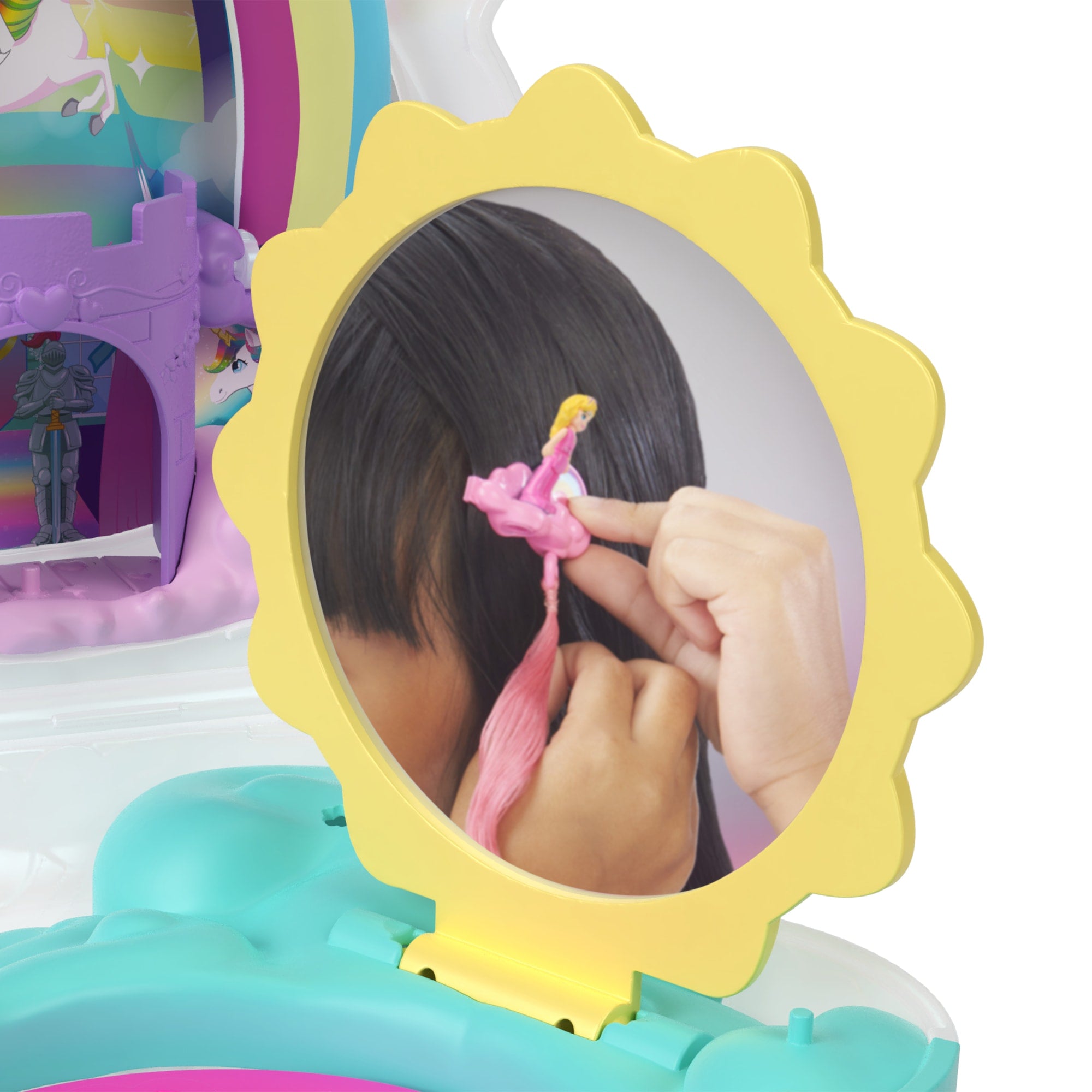 Polly Pocket Salone di Bellezza Unicorno Arcobaleno Playset con 2 mini  bambole, testa pettinabile e oltre 20 accessori, HKV51